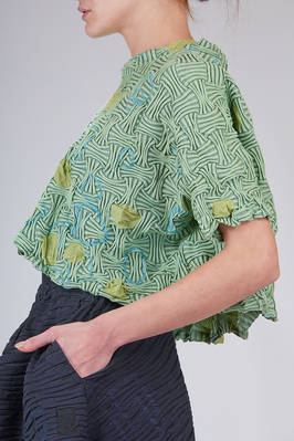short and wide top, in cotton and nylon froissé  - 123