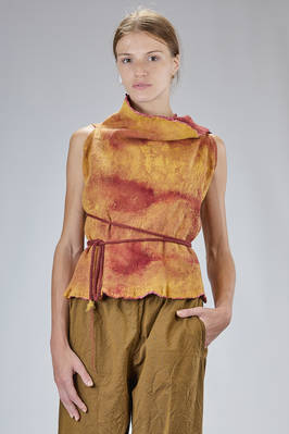 scarf/vest with a large hand-braided lace in nuno-felt of merino wool and silk  - 379