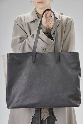 medium-sized shopper bag in sheep and cow nappa with trench Burberry-like fabric side gusset  - 386