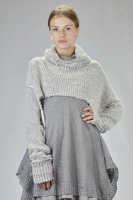 short and wide melange sweater in rice stitch knit in cotton, acrylic, polyester, alpaca, and wool  - 163