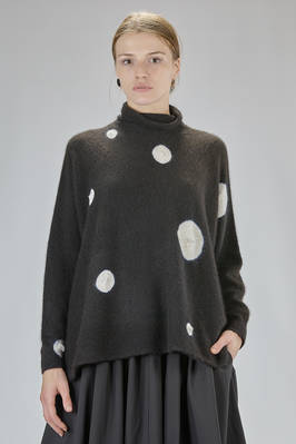 wide hip-length sweater in ultra-soft cashmere knit with scattered polka dots  - 352