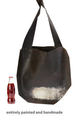medium-sized bag in vegetable-tanned and hand-dyed leather  - 395