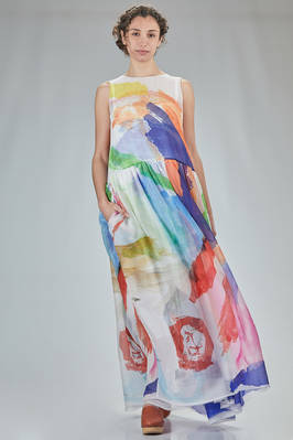 long dress, sleeveless, in printed silk voile  - 195