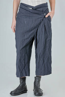 short and wide trousers in hemp, cotton and metal pinstripe  - 163