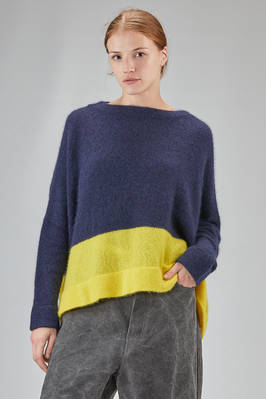 wide sweater, hip-lenght, in bicolor cashmere and silk knit  - 384