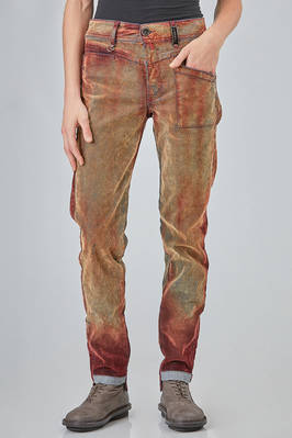 'five' pockets jeans-like trousers, lean, in 'bowed' cotton, viscose and elastan denim  - 406