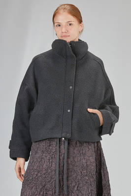 hip-lenght caban, wide, in virgin wool and polyester bouclé and in merinos wool, yack, polyamide and elastan knit  - 407