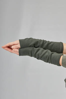 muffs in plain cashmere knit  - 408