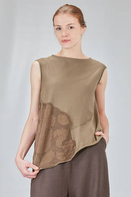 hip-lenght top, soft and asymmetric, in linen and cotton knit  - 227
