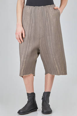 wide trousers, under the knee, in cotton knit with rounded vertical folds  - 227