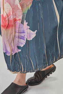 long, wide and asymmetric skirt in polyester canvas with floral pattern - HIGH 