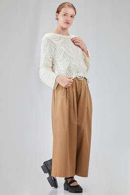 short and soft sweater in organic cotton knit with horizontal dropped threads - ISABEL BENENATO 