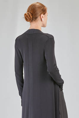 cardigan lungo, asciutto e sfiancato, in maglia mini-rib di viscosa e poliestere - ISABEL BENENATO 