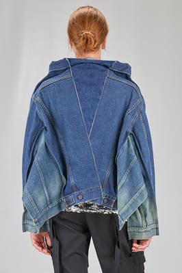 caban 'sculpture' a cappa bidimensionale, in denim indigo di cotone stonewash - JUNYA WATANABE 