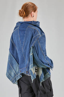 caban 'sculpture' a cappa bidimensionale, in denim indigo di cotone stonewash - JUNYA WATANABE 