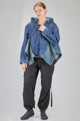 caban 'sculpture' a cappa bidimensionale, in denim indigo di cotone stonewash - JUNYA WATANABE 