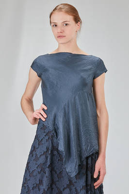 lean and asymmetric top in doubled washed silk satin  - 163