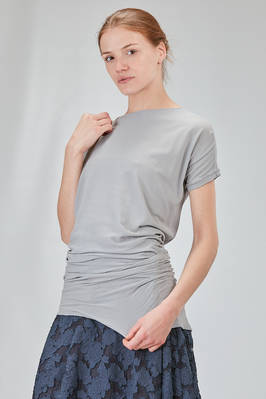 t-shirt lunga, asciutta e asimmetrica in jersey di cotone - MARC LE BIHAN 