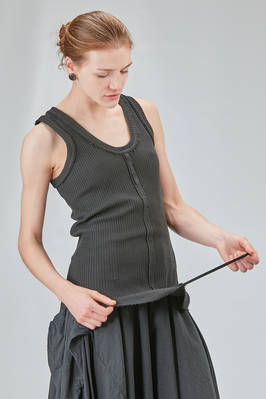 hip-lenght tank top, lean, in vertical ribbed heavy cotton knit - MARC LE BIHAN 