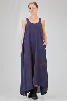 long dress, wide and flared, in washed silk mulberry with shaded motif  - 346