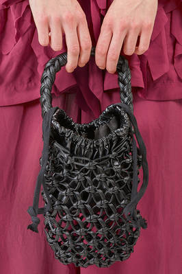 big basket bag in leather-effect with macramé knot in polyurethane - COMME des GARÇONS - COMME des GARÇONS 