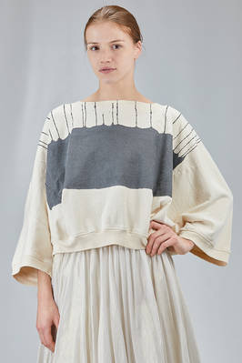 short and wide sweater in printed cotton fleece  - 392