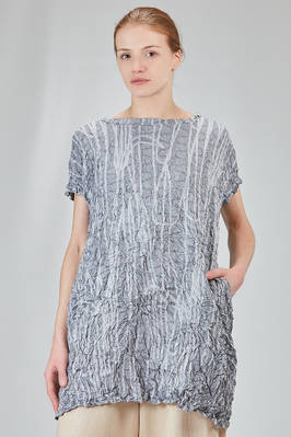 long and slim tunic in polyester froissé with tone on tone motif  - 123