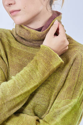 maglia al fianco, morbida e lievemente svasata, in garza di cachemire tutta sfumata - F-CASHMERE by FISSORE 