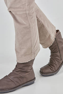 pantalone con gamba conformata in velluto a costine sottili verticali di cotone ed elastan - KRISTENSEN DU NORD 