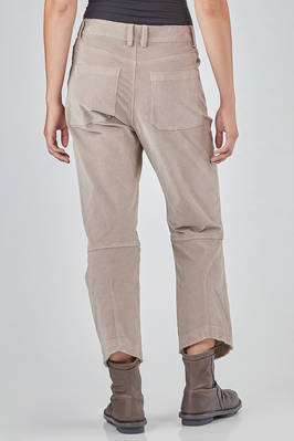 pantalone con gamba conformata in velluto a costine sottili verticali di cotone ed elastan - KRISTENSEN DU NORD 