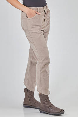 pantalone con gamba conformata in velluto a costine sottili verticali di cotone ed elastan - KRISTENSEN DU NORD 
