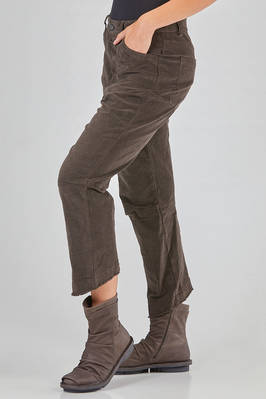 pantalone con gamba conformata in velluto a costine sottili verticali di cotone ed elastan - KRISTENSEN DU NORD 