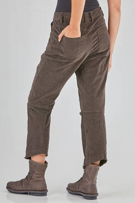 pantalone con gamba conformata in velluto a costine sottili verticali di cotone ed elastan - KRISTENSEN DU NORD 