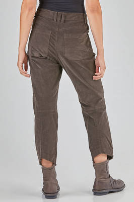 pantalone con gamba conformata in velluto a costine sottili verticali di cotone ed elastan - KRISTENSEN DU NORD 