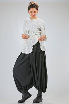 t-shirt 'sculpture' asimmetrica in garza di poliestere froissé - COMME DES GARÇONS 