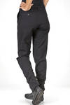pantalone ‘haute couture’ a sigaretta costruito a spirale in tela di cotone - MARC LE BIHAN 