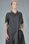 long and wide waistcoat in antibacterial silk worked in clay - ISAE 