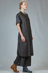 long and wide waistcoat in antibacterial silk worked in clay - ISAE 