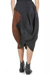 below-the-knee 'sculpture' skirt in soft wool and silk nuno-felt - AGOSTINA ZWILLING 