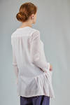 long tapered shirt in embossed voile made of hand dyed ramié - ATELIER SUPPAN 