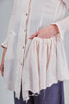 camicia lunga e sfiancata in voile goffrato di ramié tinto a mano - ATELIER SUPPAN 