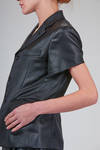 giacca asciutta, al fianco, in twill lucido di triacetato - COMME des GARÇONS - COMME des GARÇONS 
