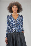 cardigan al fianco, asciutto, in maglia rasata di cotone stampato - MJ WATSON 