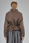 giacca ad ampia cappa sciallata in nuno-feltro di lana merino, faggio e seta - AGOSTINA ZWILLING 
