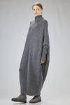 abito lungo e ampio in maglia di lana vergine, mohair e poliammide - FORME D' EXPRESSION 