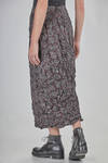 slim fit midi skirt in polyester froissé with stylized foliage pattern - SHU MORIYAMA 