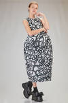 'sculpture' dress, longuette, in polyester plissé with tattoo print - MELITTA BAUMEISTER 