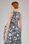 'sculpture' dress, longuette, in polyester plissé with tattoo print - MELITTA BAUMEISTER 