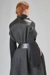 cappotto lungo a mantella in melton di lana, nylon e in simil pelle di resina poliuretanica - JUNYA WATANABE 