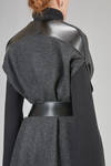 cappotto lungo a mantella in melton di lana, nylon e in simil pelle di resina poliuretanica - JUNYA WATANABE 